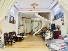 Hình ảnh Nhà gần khu K300, xung quanh là các tòa nhà Etown 5x17m giá 8.9 tỷ