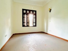 Hình ảnh Bán căn nhà cũ ngõ Thông Phong-Ô tô tránh-Nở hậu