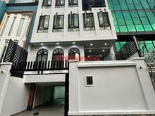 Hình ảnh Quá Rẻ ! Tòa nhà mặt tiền Đặng Tất Quận 1, 8 x 20m hầm 4 tầng giá 90tr