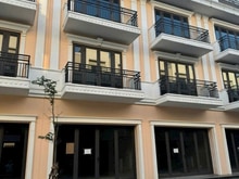 Hình ảnh Bán nhà shophouse, liền kề 75m2, đường 12m, cách phố cổ 12km