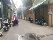 Hình ảnh Hẻm xe hơi đậu cửa, nhà lô góc, không lộ giới, hoàn công đủ, đúc BTCT
