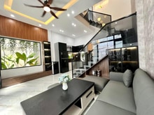 Hình ảnh **Bán nhà mặt tiền Võ Thành Trang, phường 11 Tân Bình (4,5*15) 3 tầng