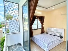 Hình ảnh Phòng cao cấp, mới, ban công. Gần Phạm Văn Đồng, tiện ra sân bay