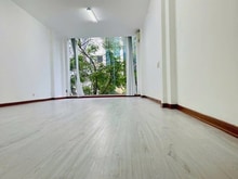 Hình ảnh Bán nhà riêng ngõ ô tô tránh Nguyễn Văn Huyên 52m2,5T giá 13.5 tỷ
