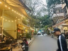 Hình ảnh Bán nhà ngõ ô tránh ,kinh doanh phố Nguyên Hồng ở ngay giá 27 tỷ