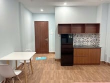Hình ảnh Phòng đẹp, giá rẻ cửa sổ đón gió q8
