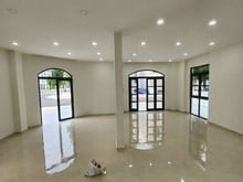 Hình ảnh Cho thuê nhà nguyên căn 180m²–Tầng trệt+lầu 1, vị trí đắc địa.