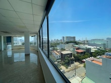 Hình ảnh Văn phòng 30-60 người gần sân bay, miễn phí làm ngoài giờ, bãi xe lớn
