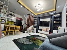 Hình ảnh Bán nhà Hào Nam - 37m x 6 tầng lô góc 4 phòng ngủ rộng giá 7,5 tỷ