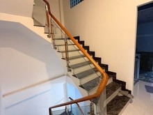 Hình ảnh Lạc Long Quân 125m2 - hẻm xe hơi - 2 tầng 6 pn - giá chào 12.9 tỷ.