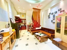 Hình ảnh Bán nhà ngõ 445 Nguyễn Khang DT 35m 5 tầng giá 7.x tỷ
