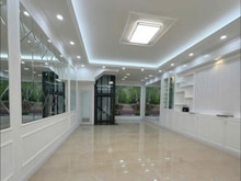 Hình ảnh Nhà xây mới thang máy phố pháo đài láng - 48m x 7 tầng gara ô tô giá