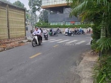 Hình ảnh 💥MẶT TIỀN KINH DOANH SẦM UẤT 💯ngay ngã ba Nguyễn Thái Sơn