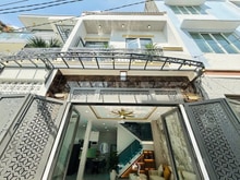 Hình ảnh Nhà bán ngộp Phạm Huy Thông, P1 Gò Vấp, DT 44m2, giá 2tỷ150, sổ riêng.