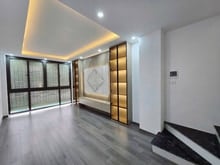 Hình ảnh Bán nhà ngõ Lạc Long Quân giá 8.6 tỷ, 33m2x6T, thang máy, ở luôn