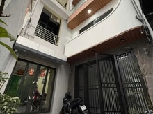 Hình ảnh Nhà 50m2 Thang Máy Ngay Thế Giới Di Động Ngã Tư Thạch Bàn – Cổ Linh