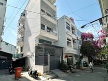 Hình ảnh Bán nhà Bình Thạnh 5 x 22m cạnh trường Đại học Hutech - Hẻm xe hơi