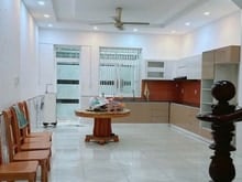 Hình ảnh Cho thuê nhà nguyên căn 3 lầu view thoáng đẹp 4PN giá cực rẻ 15Tr/th