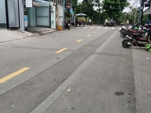 Hình ảnh Nhà 4Tầng MẶT TIỀN, ÔTÔ TRONG NHÀ, Gần BV Lê Văn Thịnh Q2. Giá 10.X Tỷ