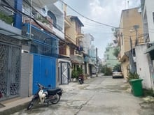 Hình ảnh vBán nhà hẻm xe hơi đường Bùi Đình Túy  dt:4.5X20 KC:4 lầu giá:10.9 t