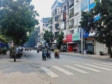 Hình ảnh Bán nhà mặt tiền Hùng Vương, P. 1, Quận 10 DT: 8.4m x 24.5m cấp 4