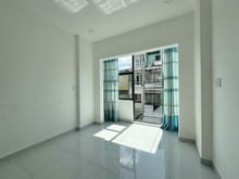 Hình ảnh Phòng Gía Rẻ Mới Xây 100% - Có Ban Công Đón Nắng - Gần VX Dân Chủ Q3