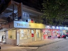 Hình ảnh Cho thuê tầng 1 riêng biệt Đặng Văn Ngữ – 2 căn đập thông, KD sạch, ch