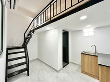 Hình ảnh Phòng 20m2-3tr, gác lửng, máy lạnh, bếp, cửa sổ, mặt tiền đường Q.12