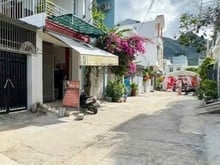 Hình ảnh Bán nhà-75m2-3PN-ôtô đâụ cửa-bãi tắm 200m-Vĩnh hoà-Nha Trang-chỉ4ty880