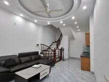 Hình ảnh Bán nhà Trương Định 35m, 5 tầng, ngõ ô tô, gần phố, xách mông đến là ở