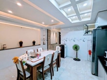 Hình ảnh Bán gấp nhà ngõ phạm hữu lầu, q7: 80m2, 3 tầng, 3pn, sổ đỏ, giá hấp