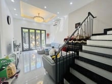 Hình ảnh Nhà đẹp lung linh tại lạc long quân - oto 7 chỗ đỗ cửa - ngõ thông -