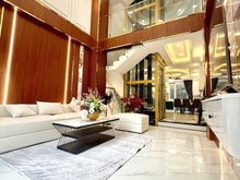 Hình ảnh Quận 7 bán toà nhà thang máy, mặt tiền, 80m2,ôtô ngủ trong nhà,17.x tỷ
