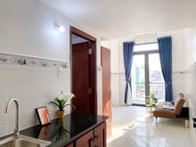 Hình ảnh Phòng ban công giáp Nguyễn thị thập. Thang máy, có máy giặt riêng