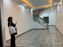Hình ảnh Cho thuê nhà Nguyễn Ngọc Vũ  Trung Hòa Cầu Giấy 70m 4 tầng 1 tum