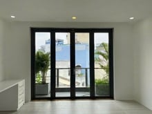 Hình ảnh Cho thuê nhà mặt tiền ngã 4 Trần Quang Khải, Quận 1