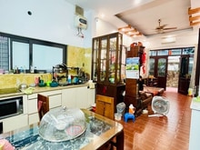 Hình ảnh Bán nhà trung tâm phố  Nguyễn Sơn 80m2-4 tầng- lô góc 3 thoáng , ô tô