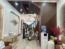 Hình ảnh Mặt phố Nguyễn Văn Linh, 50m2- 4T, đoạn trung tâm phố, sổ vuông đẹp