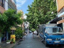 Hình ảnh Nhà 3 mặt hẻm 10m, xe tải tránh nhau. Kết cấu 1 trệt + 1 lầu, nhà mới