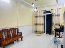 Hình ảnh Bán nhà 2 tầng đẹp 70m2, HXH bên hông chợ Thủ Đức - 5,2 tỷ.