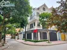 Hình ảnh Cho thuê biệt thự ngõ 214 nguyễn xiển 180m x5T thang máy