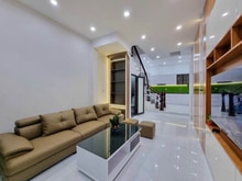 Hình ảnh Bán nhà Hà Đông phố Nguyễn Văn Lộc, 11.6 tỷ, 28m2, vỉa hè, ô tô tránh