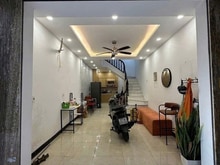 Hình ảnh Pháo Đài Láng 4 tầng 34m2 , Mt 3.5m, ngõ thông gần phố , 9,6 tỷ