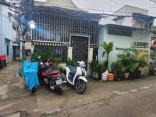Hình ảnh Nhà nhỏ hẻm lớn. 20m2 hai lầu, gần trung tâm quận 7. Sổ hồng riêng.