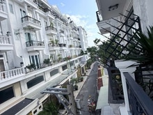 Hình ảnh Nhà Lâm Văn Bền - Hẻm ô tô - Full nội thất