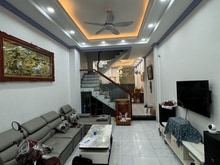Hình ảnh Mua nhà có sẵn tiền - Hẻm thông tứ tung - MTKD