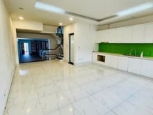 Hình ảnh Mặt phố An Dương Vương Tây Hồ - 120 M – 5 T – MT 5.5 M – Giá 32.6 Tỷ.