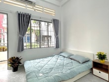 Hình ảnh Căn Hộ 1PN Tách bếp, Ban công / Siêu Ánh Sáng / Gần Khu K300 .