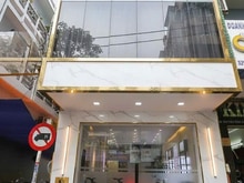 Hình ảnh Cho Thuê Nhà 4 Tầng Sàn Suốt cầu thang cuối nhà. DTSD 400m2 Tại Quận 3