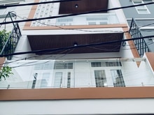 Hình ảnh Bán nhà ngang 5m kế bên Q1! Hẻm xe hơi quay đầu - Vị trí tương lai tốt